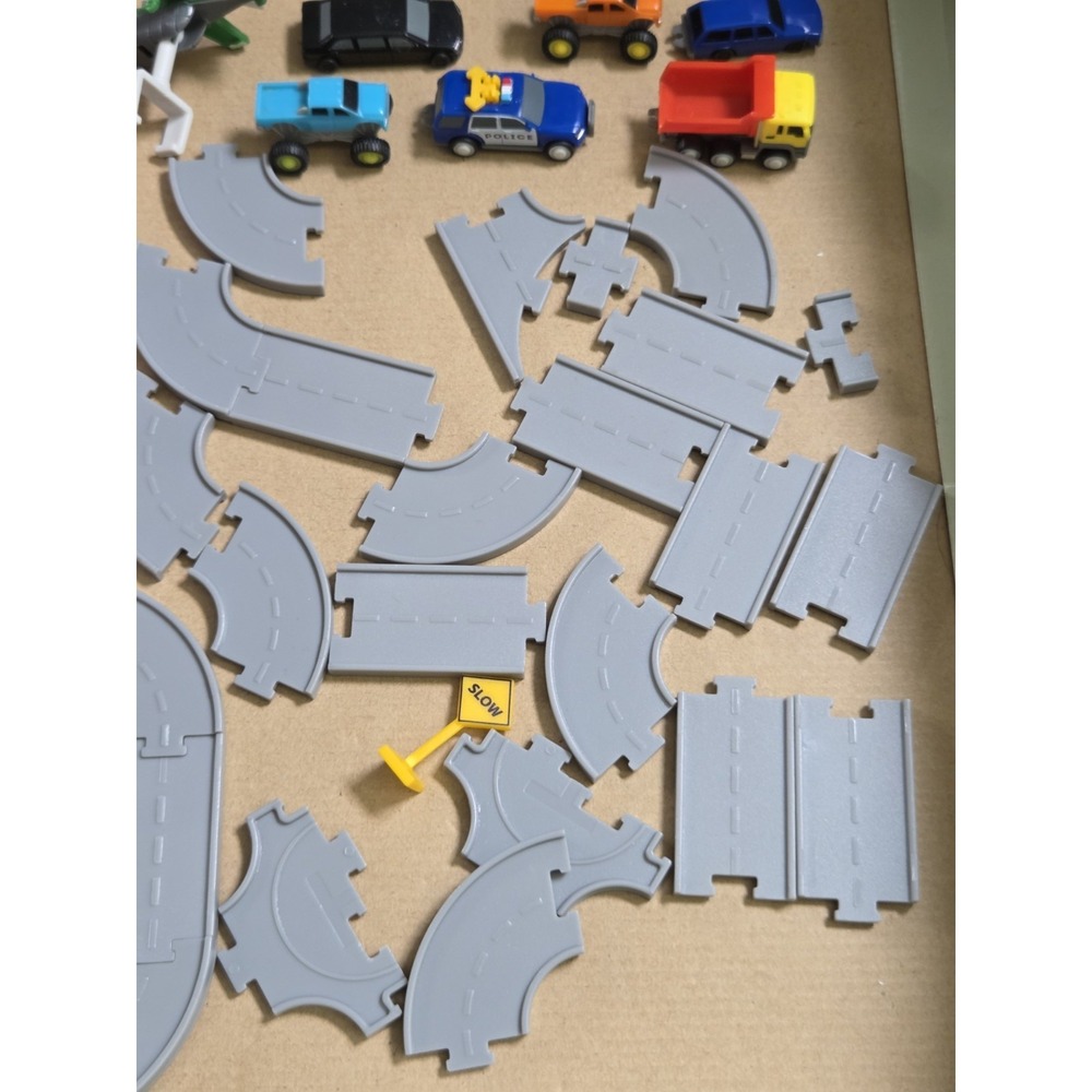 DRIVEN by BATTAT Pocket Series Mini Micro Lot of 11 Vehicles Track Garages - Picture 5 of 7